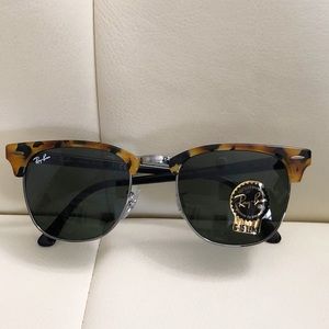 Ray-Ban RB3016 Classic Clubmaster Sunglasses